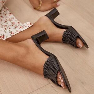 REFORMATION Shereen Leather Heeled Sandal w ruffle Strap size 8.5